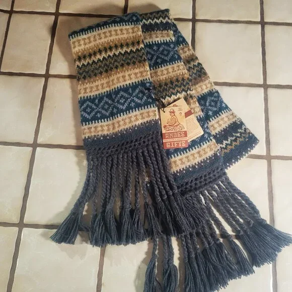 NWT! Andes Gifts Fair Trade Handmade Alpaca Blend Blue/Gray/Tan Pattern w/Fringe - Picture 4 of 10